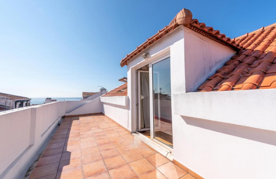 דירות ליסבון Guestready - Rare Terrace Apt, Historic Center מראה חיצוני תמונה