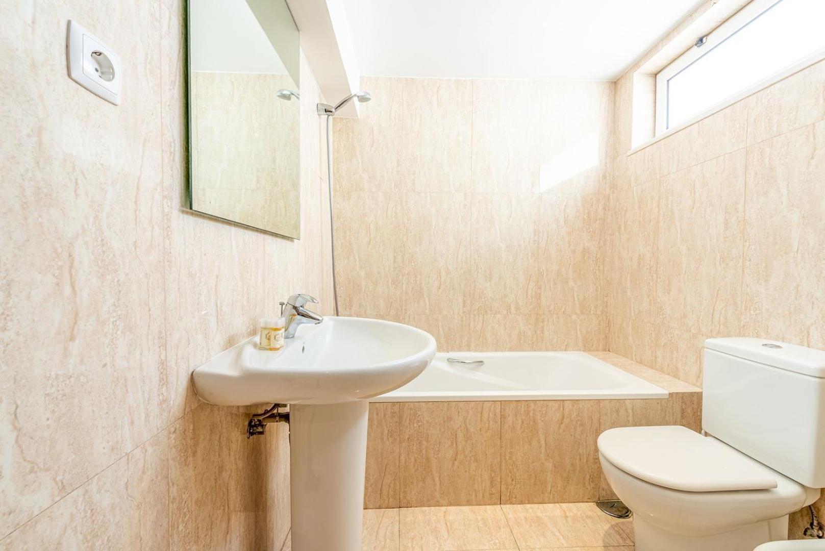 דירות ליסבון Guestready - Rare Terrace Apt, Historic Center מראה חיצוני תמונה